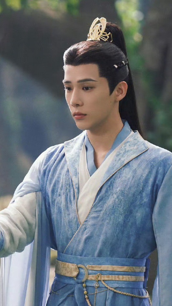 Vương An Vũ nhận được nhiều lời khen ngợi về tạo hình và diễn xuất trong 'Thần ẩn' bất chấp những chê bai trước đó khi trailer lên sóng