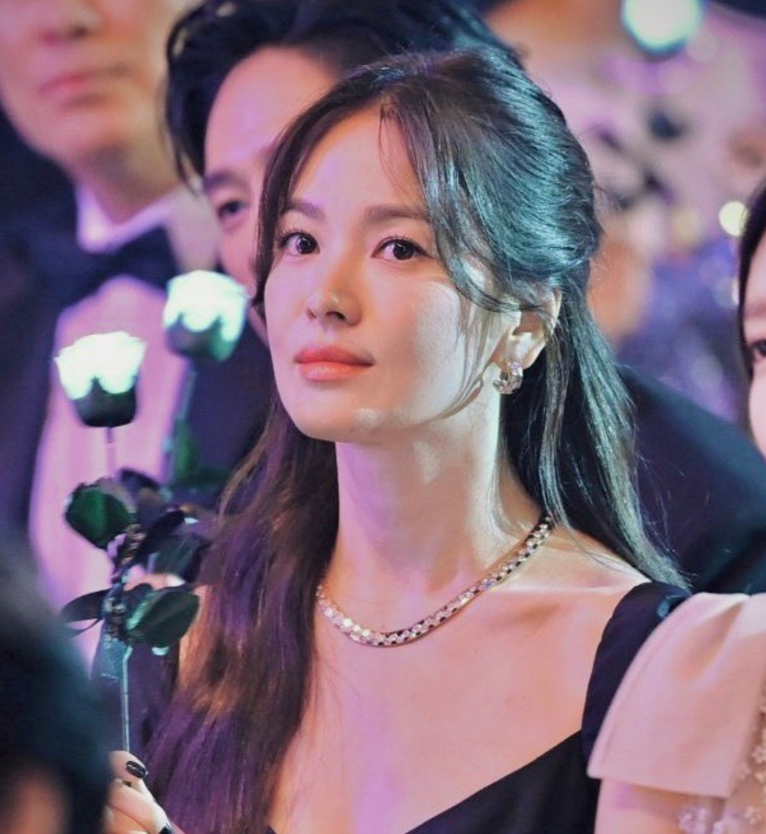 Song Hye Kyo khoe góc nghiêng thần thánh, dân tình phát sốt vì nhan sắc ngày càng lên hương - Ảnh 4