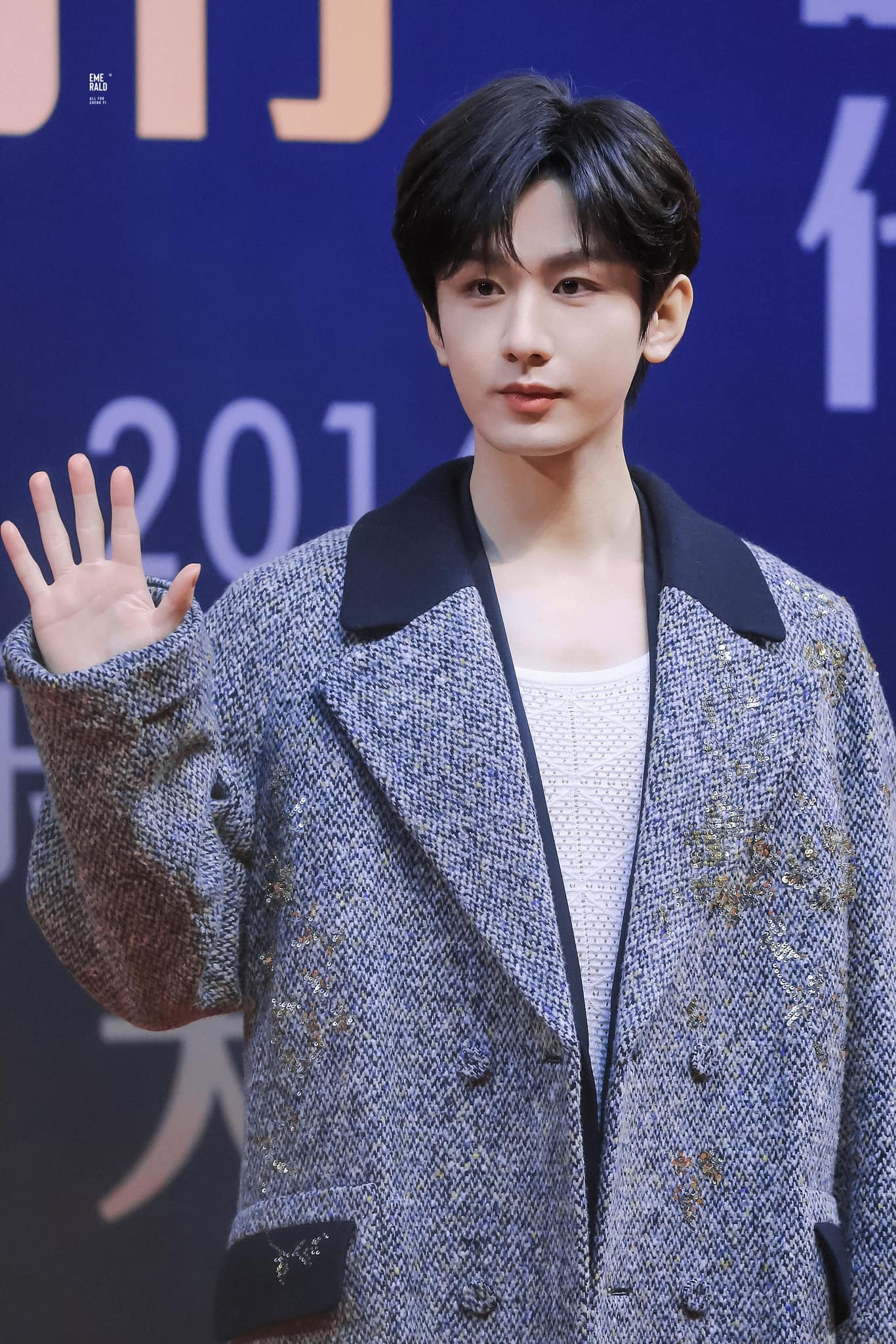 Loạt thành tích ấn tượng của Thành Nghị tại Thịnh điển trắng Tencent 2023: Đứng TOP 7 chỉ số phát sóng với 'Liên Hoa Lâu'; Liên tiếp có 3 phim hot trong 3 năm gồm Lưu Ly Mỹ Nhân Sát, Trầm Vụn Hương Phai, Liên Hoa Lâu; Đứng No.1 trong danh sách minh tinh có sức ảnh hưởng nhất năm 2023; No.2 bảng nhiệt thương nghiệp; Diễn viên có sức ảnh hưởng của năm; Ngôi sao của năm 2023