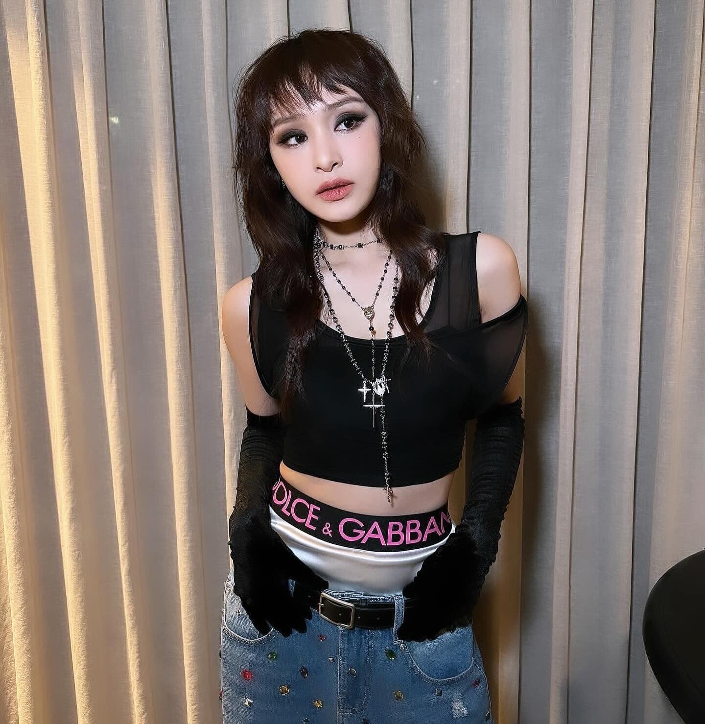 Hiền Hồ thừa nhận bản thân phải trả giá vì ham mê vật chất, ảo tưởng Hiền Hồ thừa nhận bản thân phải trả giá vì ham mê vật chất, ảo tưởng