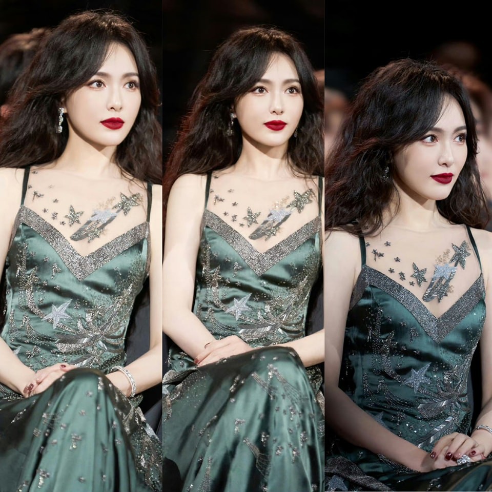 Nhan sắc Đường Yên 'chặt đẹp' dàn tiểu hoa trẻ tuổi tại Tinh Quang Đại Thưởng.