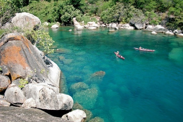Một góc tuyệt đẹp của hồ Malawi, Châu Phi. (Ảnh: internet) Một góc tuyệt đẹp của hồ Malawi, Châu Phi. (Ảnh: internet)