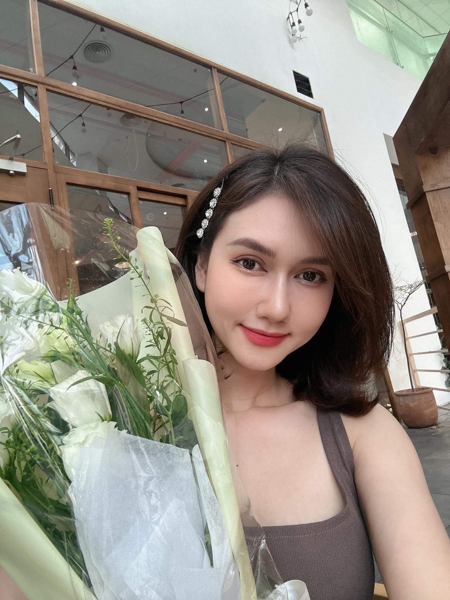 Hương Giang gay gắt đáp trả bình luận mỉa mai chuyện tình cảm của cư dân mạng