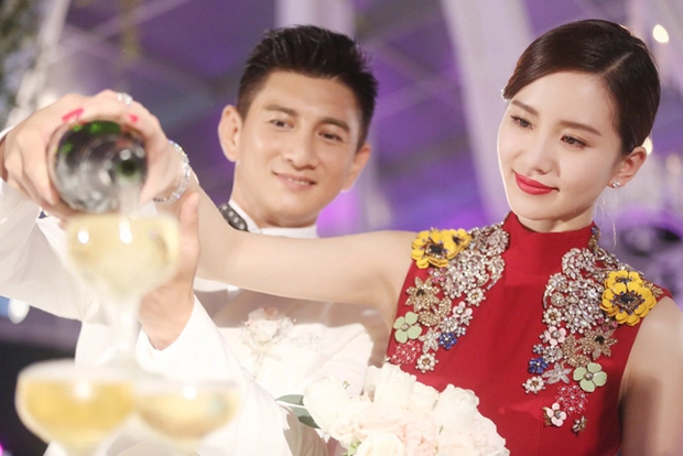 Loạt động thái đáng ngờ của Ngô Kỳ Long khiến dân tình nghi ngờ anh và Lưu Thi Thi đã ly hôn Loạt động thái đáng ngờ của Ngô Kỳ Long khiến dân tình nghi ngờ anh và Lưu Thi Thi đã ly hôn
