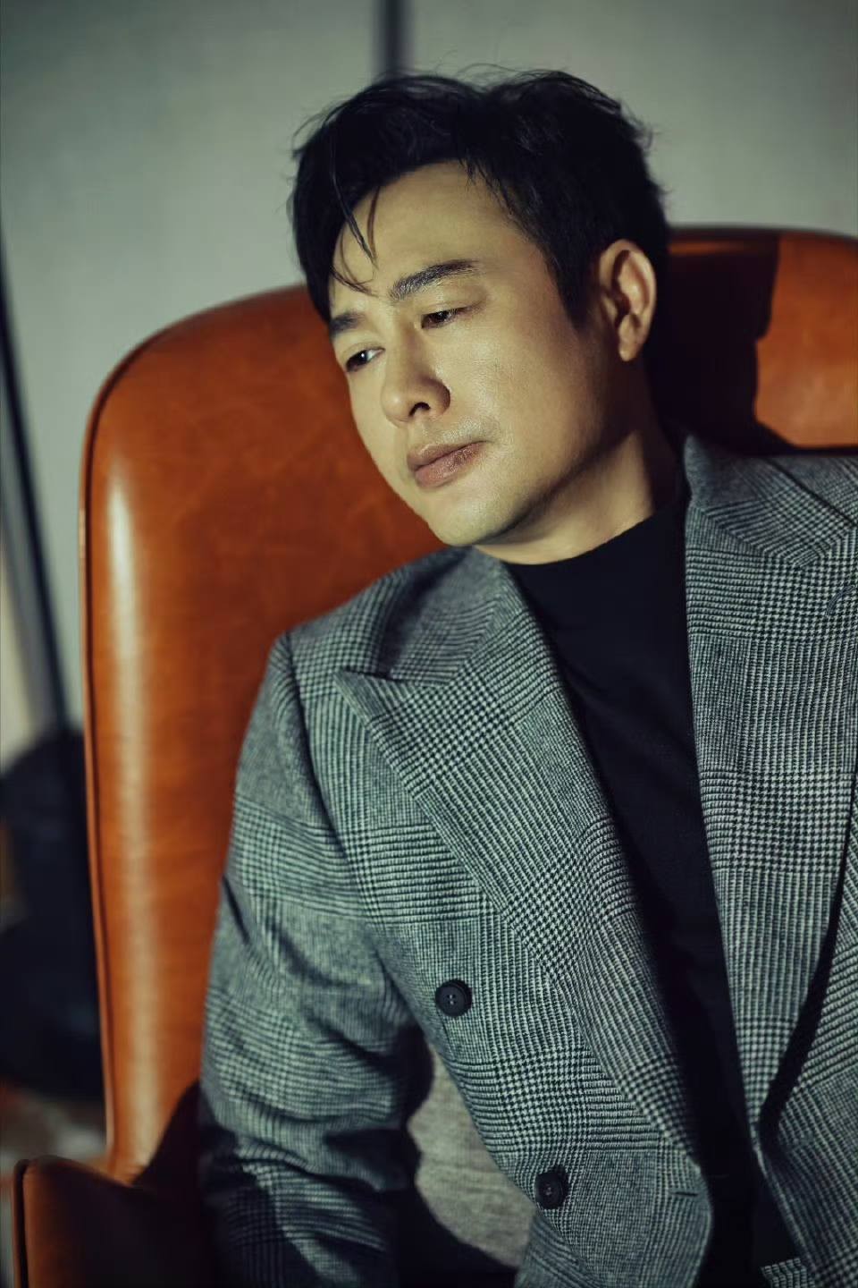 Trương Tụng Văn - nam diễn viên thực lực đánh bại dàn 'lưu lượng' trở thành nam diễn viên hút fan nhất 2023