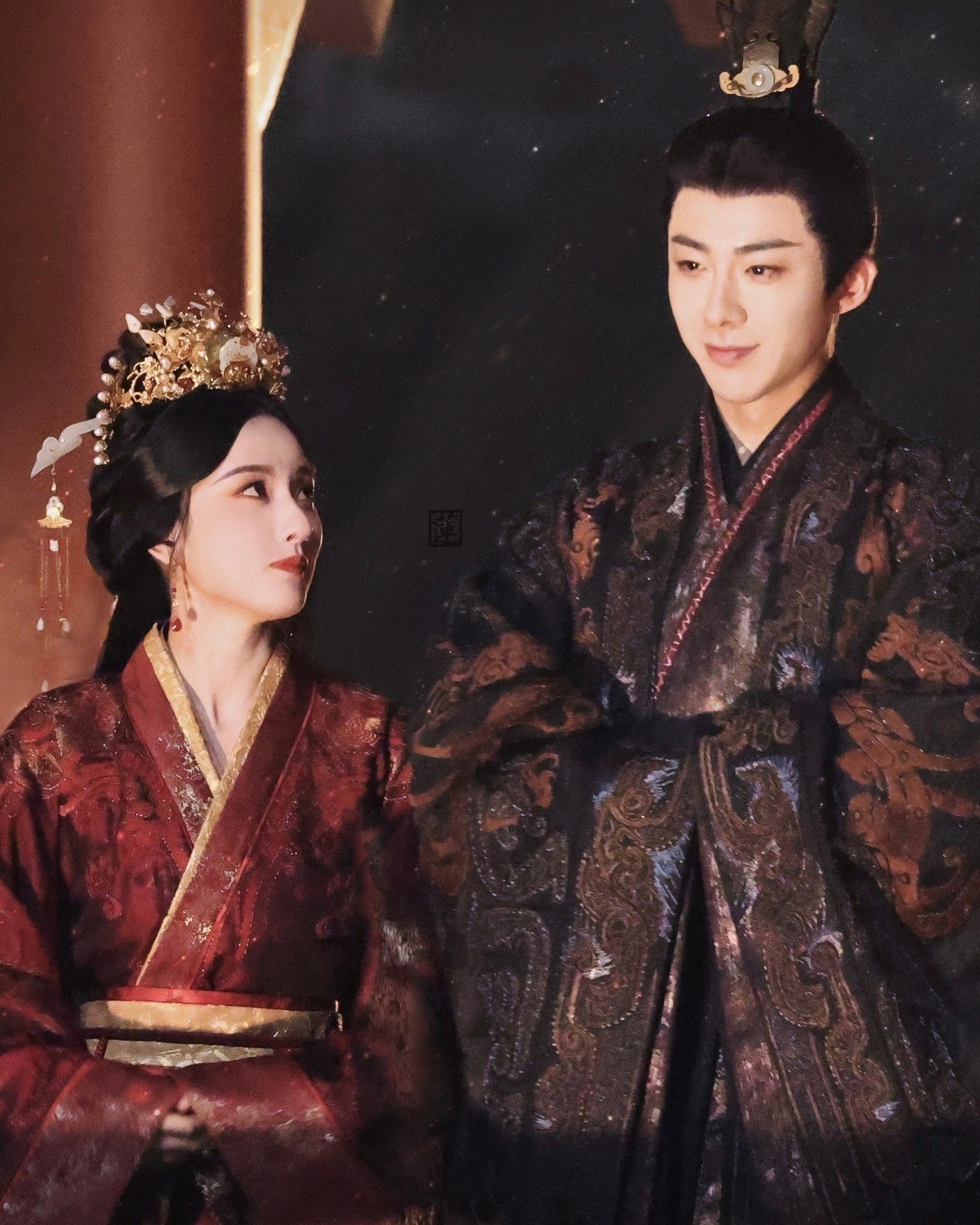 Có thông tin cho biết 'Khom Lưng' (Tống Tổ Nhi, Lưu Vũ Ninh) có khả năng lên sóng dù nữ chính Tống Tổ Nhi vướng phong sát.