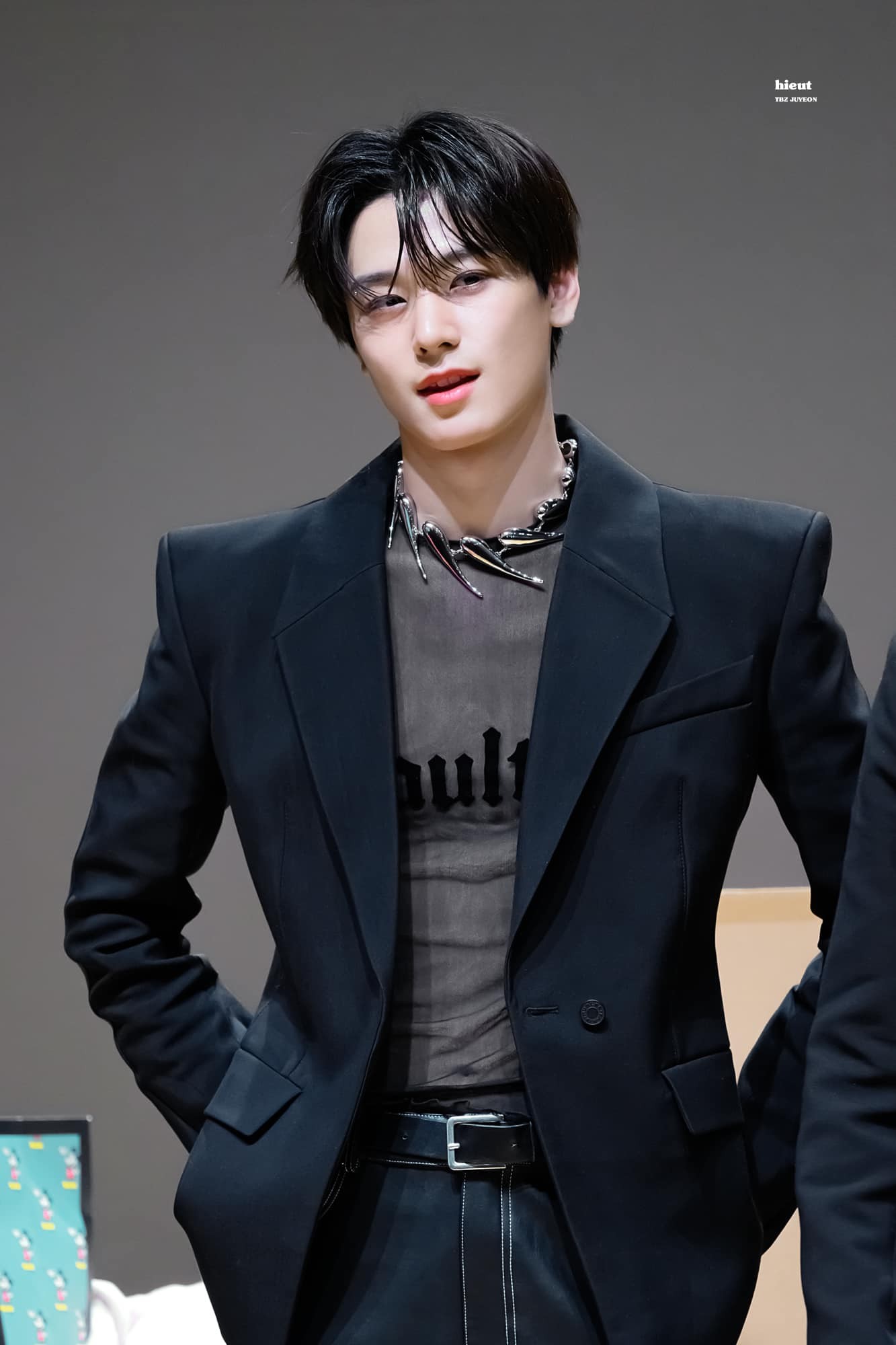 Visual nam thần của Juyeon - tình tin đồn mới của Jennie