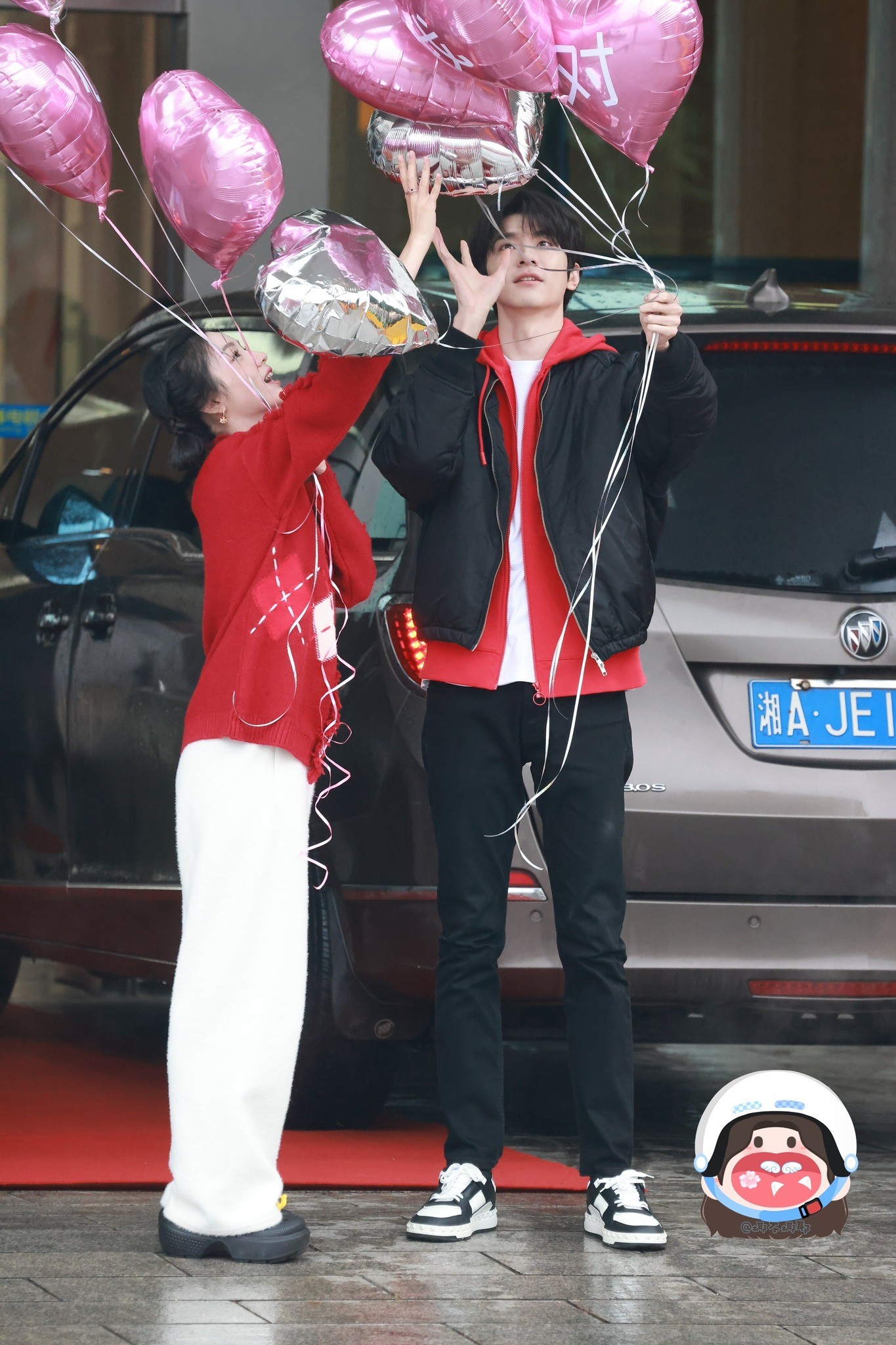 Lâm Nhất và Châu Dã cực đáng yêu khi đi ghi hình cho show 'Xin Chào Thứ 7' để quảng bá cho bộ phim 'Đừng Rung Động Vì Anh'