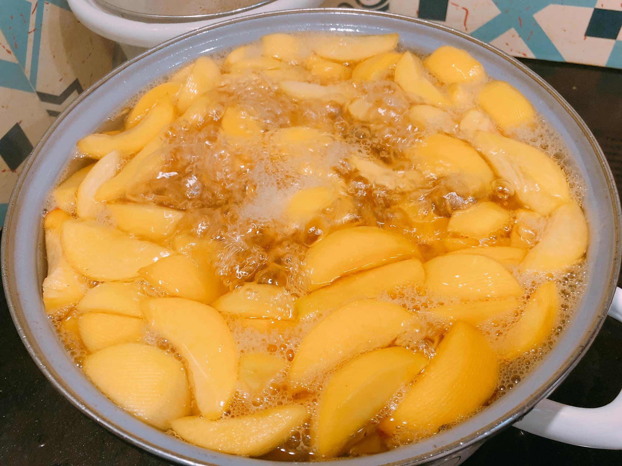 Cách làm mứt đào chua ngọt siêu ngon lại cực đơn giản cho ngày Tết - Ảnh 3