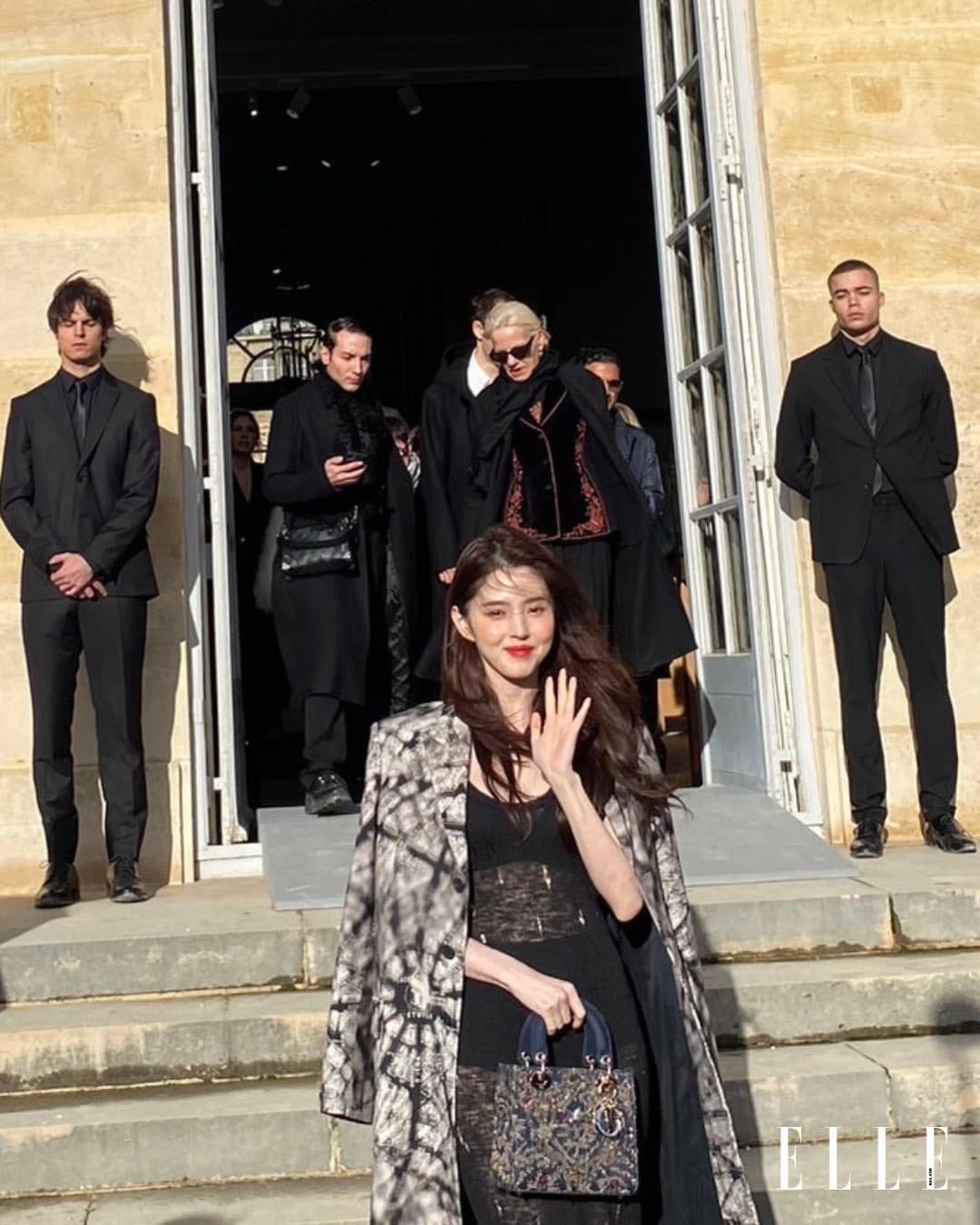 Body bốc lửa, sexy cùng làn da trắng sáng của nữ diễn viên khiến người xem khó có thể rời mắt