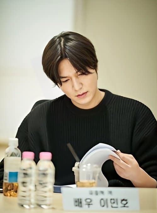 Lee Min Ho vào vai Yoo Jung Hyuk Lee Min Ho vào vai Yoo Jung Hyuk