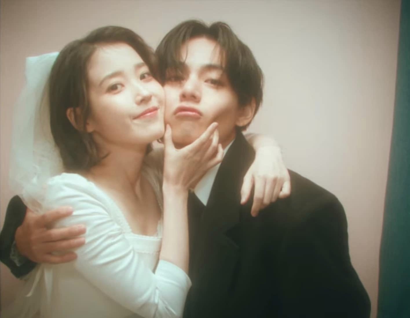 Phân cảnh chụp ảnh cưới của Iu và V trong MV 'Love Wins All' gây sốt