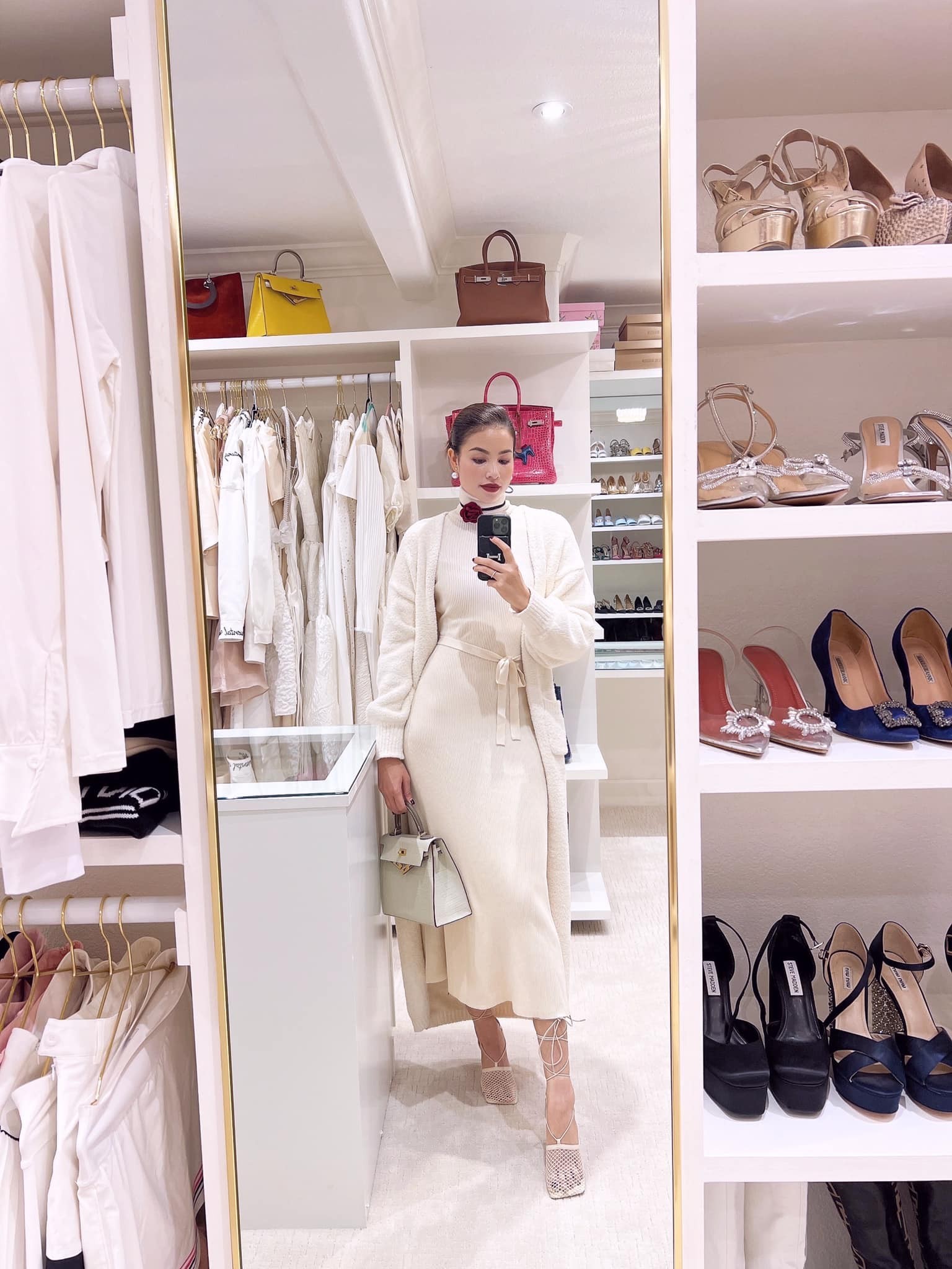 Cuộc sống sang chảnh, giàu có của Phạm Hương ở trời Tây