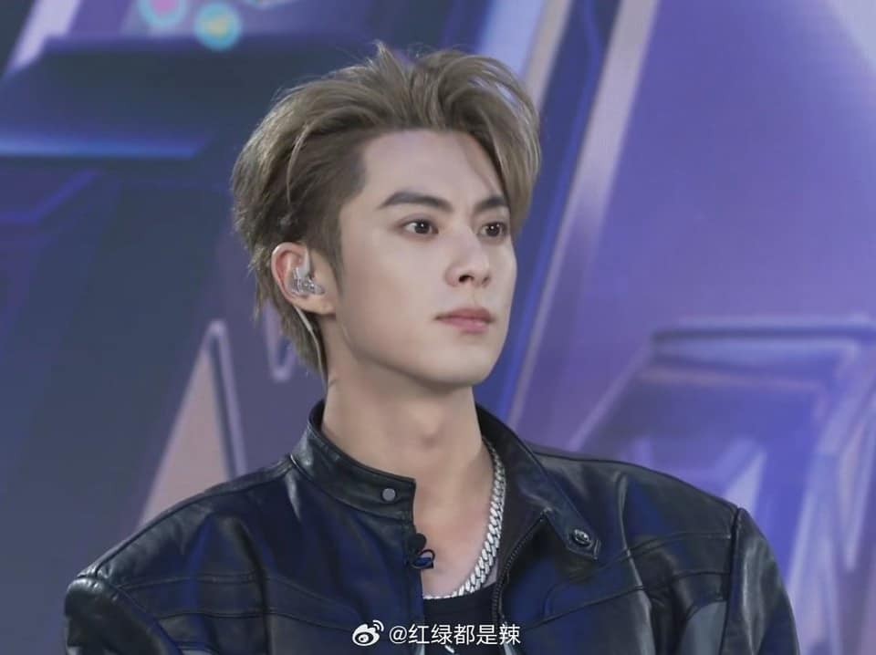 Vương Hạc Đệ khoe visual cực 'bén' trong hoạt động thương hiệu hôm nay