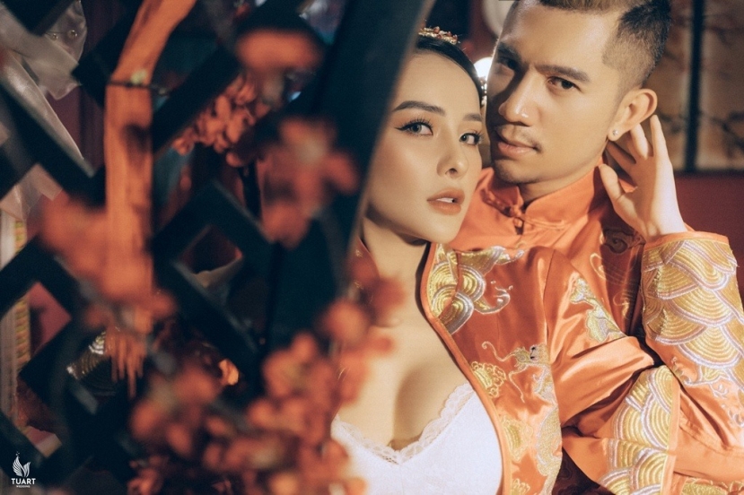 Ngân 98 khoe ảnh cưới bên Lương Bằng Quang, mọi sự chú ý đổ dồn vào vị trí 'ngồn ngộn' - Ảnh 3 Ngân 98 khoe ảnh cưới bên Lương Bằng Quang, mọi sự chú ý đổ dồn vào vị trí 'ngồn ngộn' - Ảnh 3