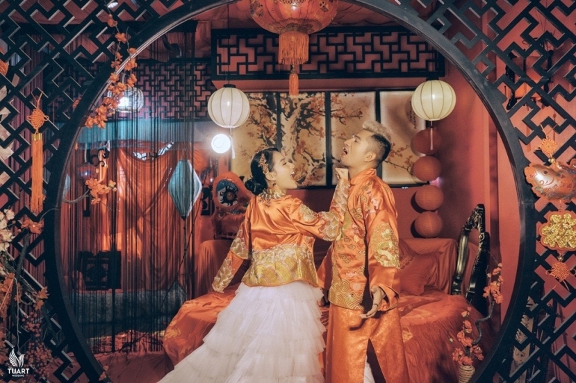 Ngân 98 khoe ảnh cưới bên Lương Bằng Quang, mọi sự chú ý đổ dồn vào vị trí 'ngồn ngộn' - Ảnh 4 Ngân 98 khoe ảnh cưới bên Lương Bằng Quang, mọi sự chú ý đổ dồn vào vị trí 'ngồn ngộn' - Ảnh 4