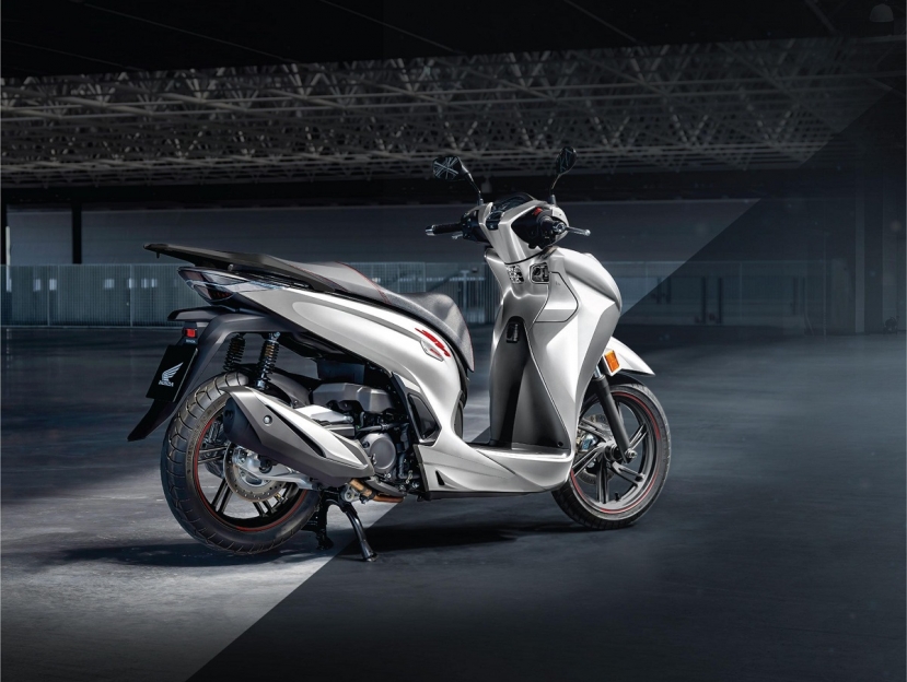 Giá Honda SH 350i lao dốc không phanh, thấp dưới mức đề xuất trong tháng cô hồn - Ảnh 1 Giá Honda SH 350i lao dốc không phanh, thấp dưới mức đề xuất trong tháng cô hồn - Ảnh 1