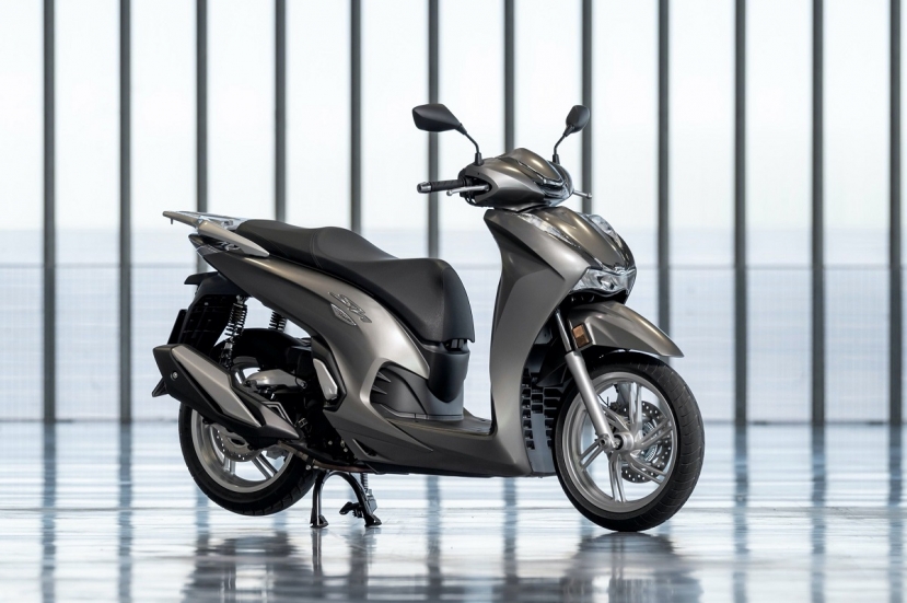 Giá Honda SH 350i lao dốc không phanh, thấp dưới mức đề xuất trong tháng cô hồn Giá Honda SH 350i lao dốc không phanh, thấp dưới mức đề xuất trong tháng cô hồn