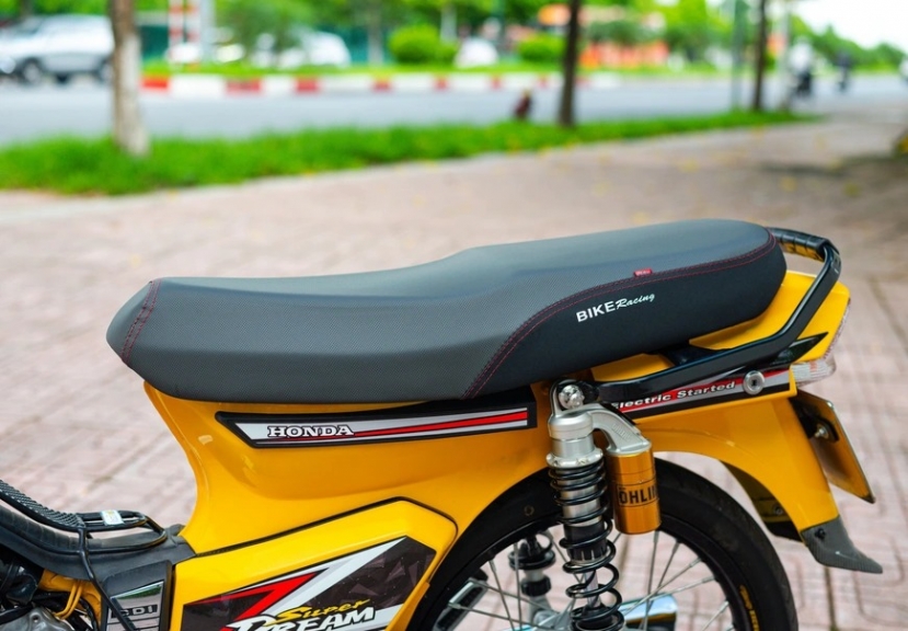 Chiêm ngưỡng 'phượng hoàng' Honda Dream định giá gần 300 triệu đồng, có tiền cũng khó mua - Ảnh 4 Chiêm ngưỡng 'phượng hoàng' Honda Dream định giá gần 300 triệu đồng, có tiền cũng khó mua - Ảnh 4