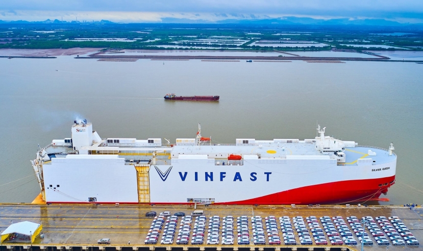 Cận cảnh tàu Silver Queen chở 999 ôtô điện Vinfast sang 'miền đất hứa' Mỹ - Ảnh 1 Cận cảnh tàu Silver Queen chở 999 ôtô điện Vinfast sang 'miền đất hứa' Mỹ - Ảnh 1
