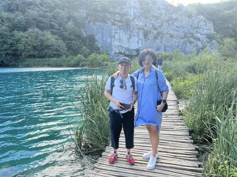 Nhạc sĩ Quốc Trung hiếm hoi khoe ảnh vợ mới, bất ngờ phản ứng của diva Thanh Lam - Ảnh 3 Nhạc sĩ Quốc Trung hiếm hoi khoe ảnh vợ mới, bất ngờ phản ứng của diva Thanh Lam - Ảnh 3