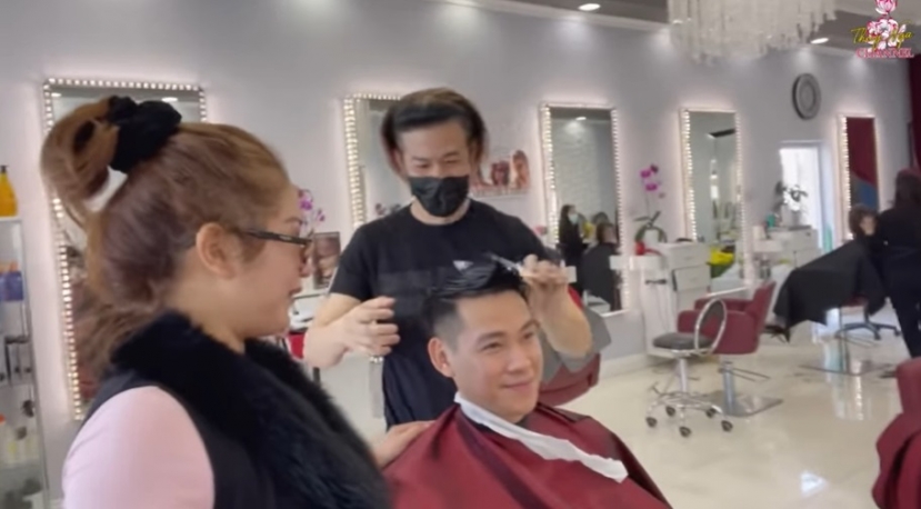 Phùng Ngọc Huy có phần gầy hơn so với trước đây. Ảnh cắt từ clip Phùng Ngọc Huy có phần gầy hơn so với trước đây. Ảnh cắt từ clip
