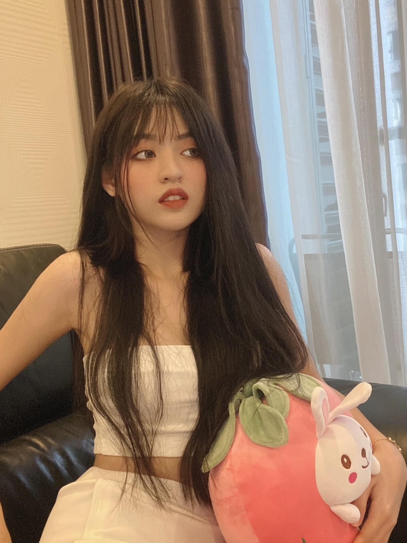 Sở hữu nhan sắc xinh đẹp, Trần Thị Thanh Tâm nhanh chóng trở thành nàng hotgirl Tiktok. Ảnh FBNV Sở hữu nhan sắc xinh đẹp, Trần Thị Thanh Tâm nhanh chóng trở thành nàng hotgirl Tiktok. Ảnh FBNV