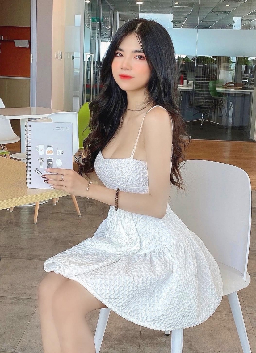 Sở hữu sắc vóc hoàn hảo, streamer Mai Dora thường diện những bộ trang phục thiếu vải. Ảnh FBNV Sở hữu sắc vóc hoàn hảo, streamer Mai Dora thường diện những bộ trang phục thiếu vải. Ảnh FBNV