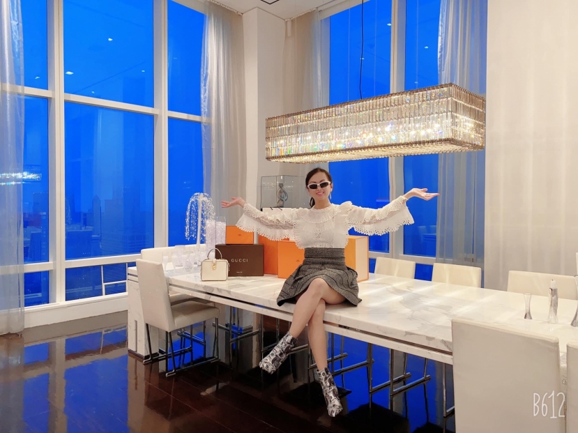 Một góc bên trong cơ ngơi xa hoa của ca sĩ Hà Phương cùng chồng tỷ phú Chính Chu. Ảnh FBNV Một góc bên trong cơ ngơi xa hoa của ca sĩ Hà Phương cùng chồng tỷ phú Chính Chu. Ảnh FBNV
