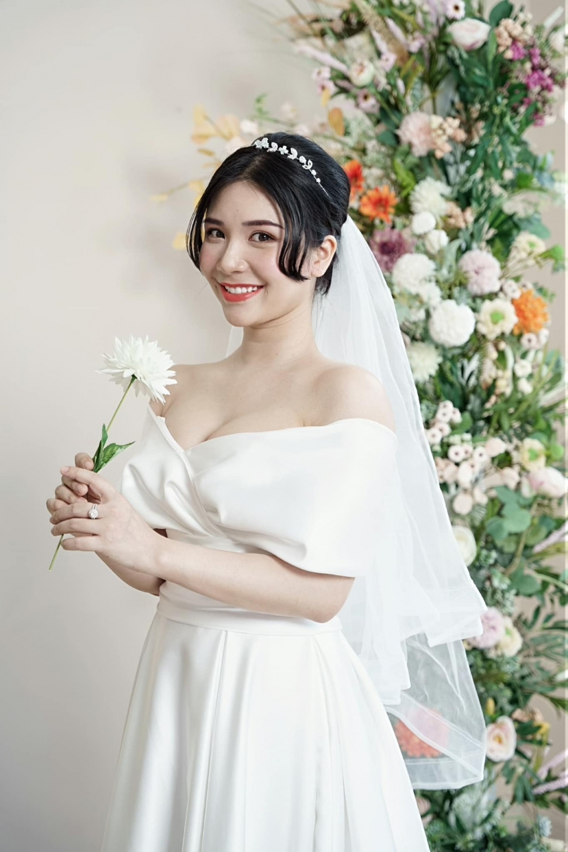 Chia tay Quang Lê, Thanh Bi quyết định 'bỏ cuộc chơi' tìm hạnh phúc mới. Ảnh FBNV Chia tay Quang Lê, Thanh Bi quyết định 'bỏ cuộc chơi' tìm hạnh phúc mới. Ảnh FBNV