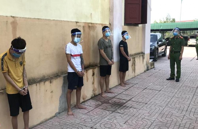 Tin tức pháp luật 24h: Đặt mua điện thoại iphone, dụ shipper đến nơi vắng để cướp - Ảnh 3 Tin tức pháp luật 24h: Đặt mua điện thoại iphone, dụ shipper đến nơi vắng để cướp - Ảnh 3