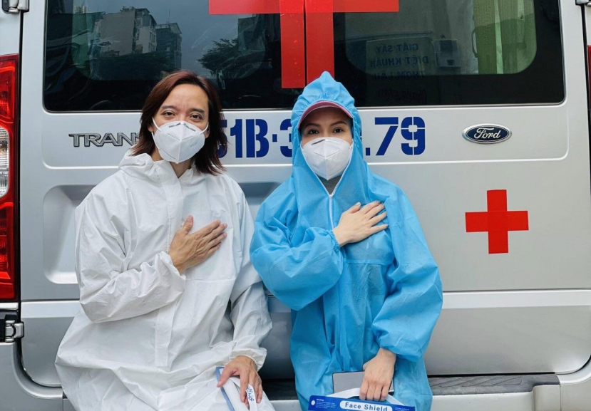 Sao Việt 23/11: Hồ Văn Cường lộ diện đầy buồn bã, Quyền Linh bật khóc đối diện cảnh trái ngang - Ảnh 4 Sao Việt 23/11: Hồ Văn Cường lộ diện đầy buồn bã, Quyền Linh bật khóc đối diện cảnh trái ngang - Ảnh 4