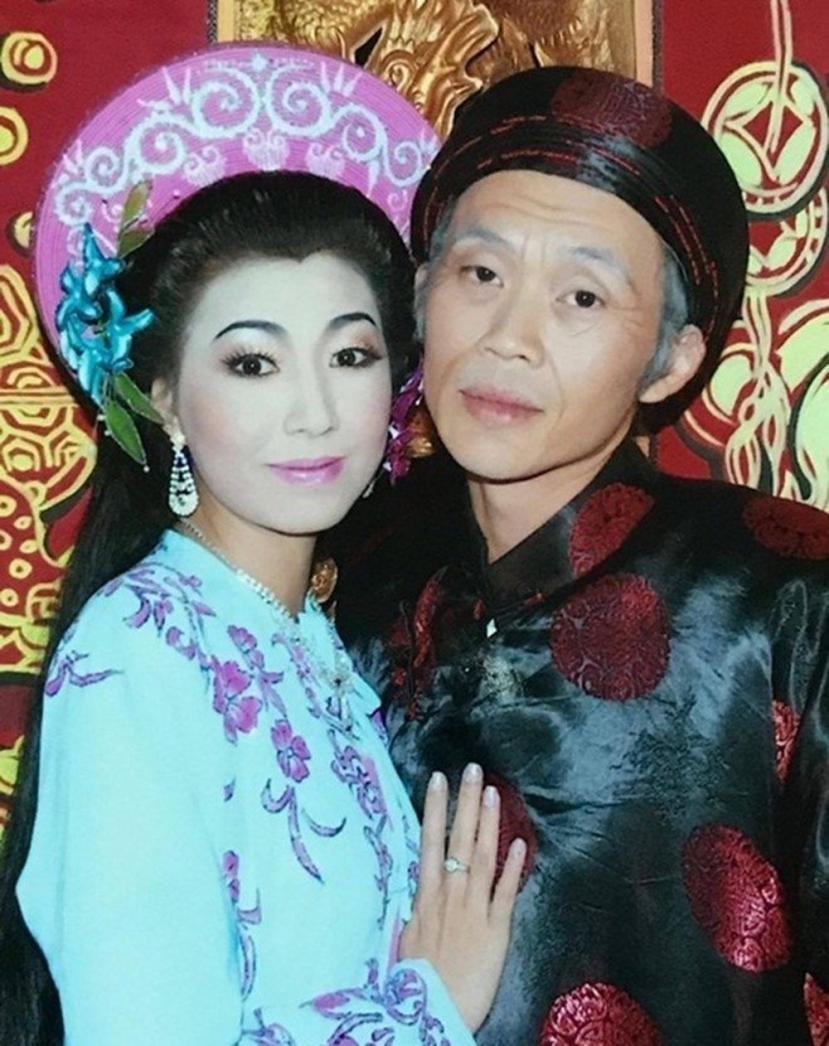 Hà My khẳng định, cô không mượn tên tuổi của Hoài Linh để đánh bóng bản thân. Hiện tại, cả hai ít gặp nhau nhưng mối quan hệ vẫn rất tốt đẹp. Ảnh internet Hà My khẳng định, cô không mượn tên tuổi của Hoài Linh để đánh bóng bản thân. Hiện tại, cả hai ít gặp nhau nhưng mối quan hệ vẫn rất tốt đẹp. Ảnh internet