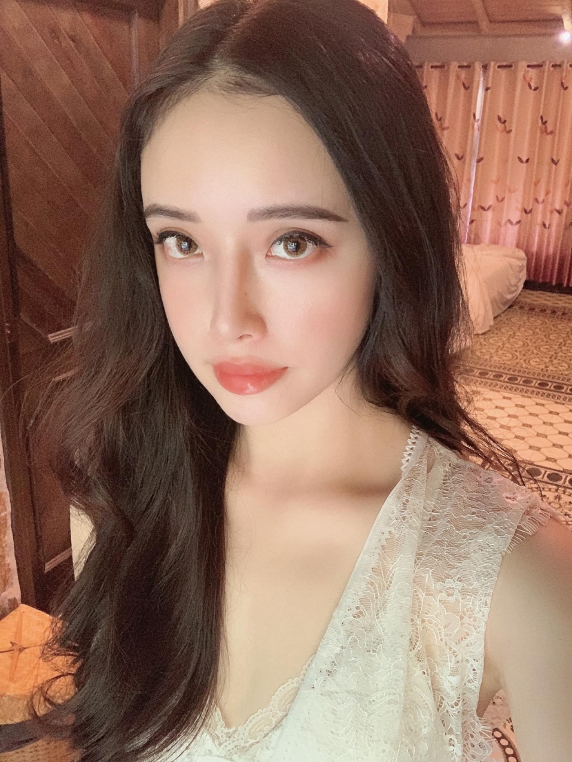 Em gái đen nhẻm của Mai Phương Thúy 'lột xác' ngoạn mục sau khi lấy chồng đại gia. Ảnh internet Em gái đen nhẻm của Mai Phương Thúy 'lột xác' ngoạn mục sau khi lấy chồng đại gia. Ảnh internet
