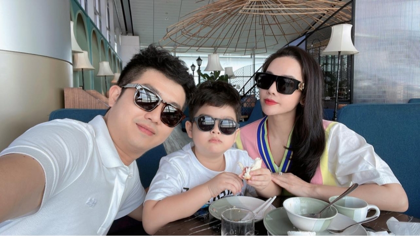 Nhật Kim Anh và chồng cũ đưa con trai đi du lịch như đã hứa. Ảnh internet Nhật Kim Anh và chồng cũ đưa con trai đi du lịch như đã hứa. Ảnh internet