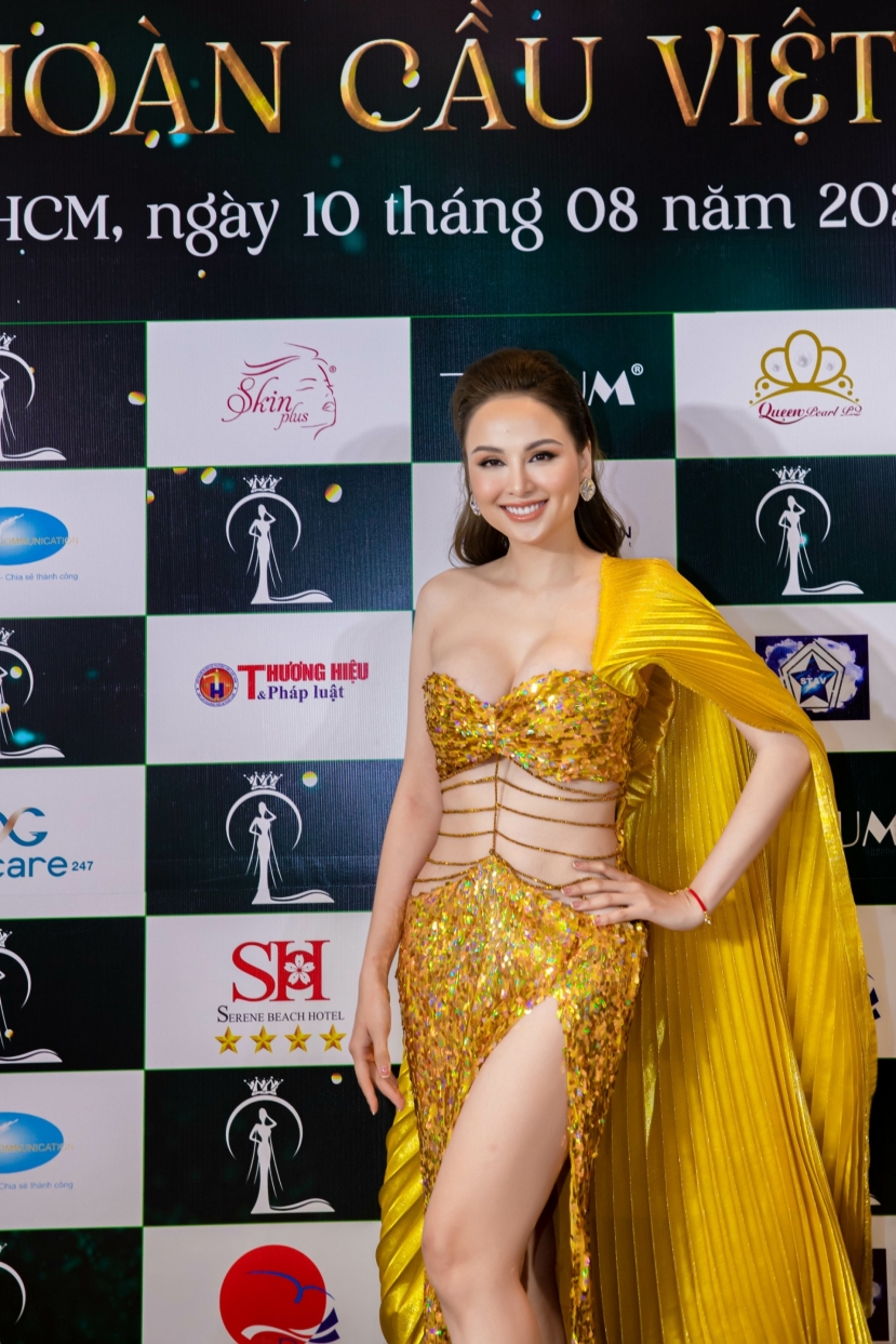 Lâu mới xuất hiện, Hoa hậu Diễm Hương khiến fan ngơ ngác vì ngày càng tăng cân. Ảnh internet Lâu mới xuất hiện, Hoa hậu Diễm Hương khiến fan ngơ ngác vì ngày càng tăng cân. Ảnh internet