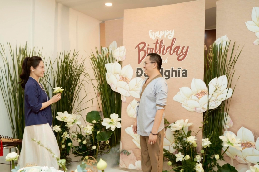 Nhật Kim Anh tổ chức sinh nhật đặc biệt từ 500 bông sen trắng dành cho Đại Nghĩa - Ảnh 6 Nhật Kim Anh tổ chức sinh nhật đặc biệt từ 500 bông sen trắng dành cho Đại Nghĩa - Ảnh 6