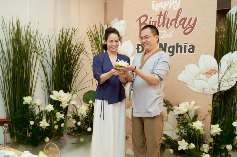 Nhật Kim Anh tổ chức sinh nhật đặc biệt từ 500 bông sen trắng dành cho Đại Nghĩa - Ảnh 5 Nhật Kim Anh tổ chức sinh nhật đặc biệt từ 500 bông sen trắng dành cho Đại Nghĩa - Ảnh 5