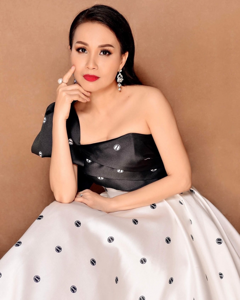 Cẩm Ly dành nhiều lời khen cho Hoàng Thùy Linh. Ảnh internet Cẩm Ly dành nhiều lời khen cho Hoàng Thùy Linh. Ảnh internet