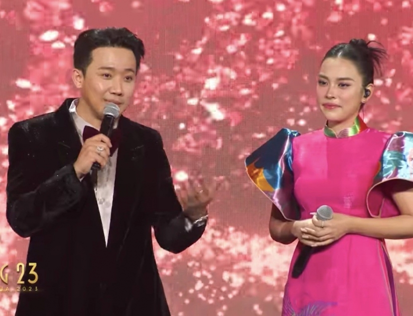 Trấn Thành cho rằng khán giả yêu O Sen Ngọc Mai vì giọng hát vì cô là chính cô chứ không vì ồn ào. Ảnh internet Trấn Thành cho rằng khán giả yêu O Sen Ngọc Mai vì giọng hát vì cô là chính cô chứ không vì ồn ào. Ảnh internet