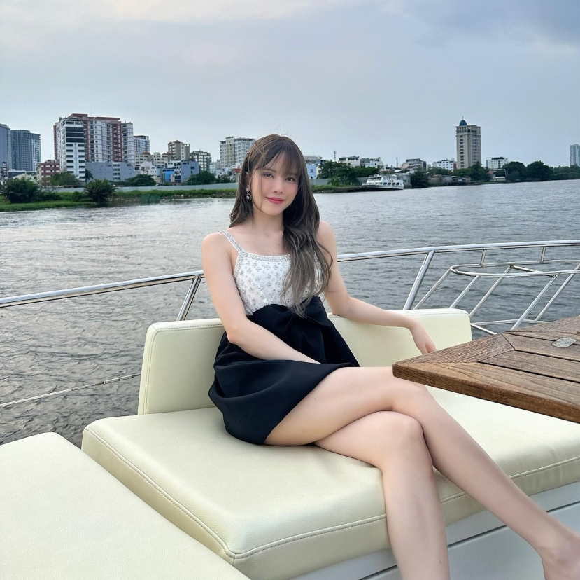 Hậu 'đường ai nấy đi' với Sơn Tùng, Thiều Bảo Trâm ngày càng xinh đẹp và tích cực hoạt động nghệ thuật (Ảnh: FBNV) Hậu 'đường ai nấy đi' với Sơn Tùng, Thiều Bảo Trâm ngày càng xinh đẹp và tích cực hoạt động nghệ thuật (Ảnh: FBNV)
