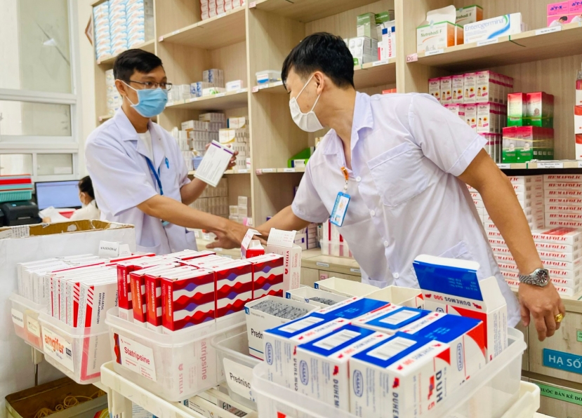 Loạt bệnh viện lớn thiếu trang thiết bị, vật tư y tế, thuốc do giá cả biến động cao, tâm lý e ngại đấu thầu. Loạt bệnh viện lớn thiếu trang thiết bị, vật tư y tế, thuốc do giá cả biến động cao, tâm lý e ngại đấu thầu.
