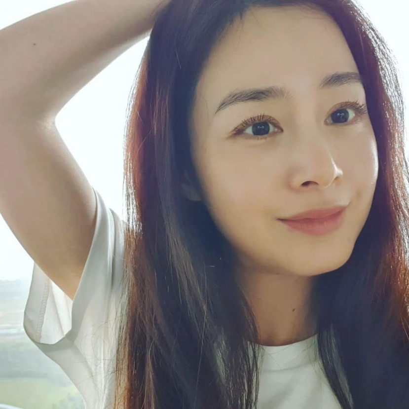 Bà xã Bi Rain tự tin khoe cận nhan sắc vượt thời gian với làn da mịn màng. Ảnh internet Bà xã Bi Rain tự tin khoe cận nhan sắc vượt thời gian với làn da mịn màng. Ảnh internet
