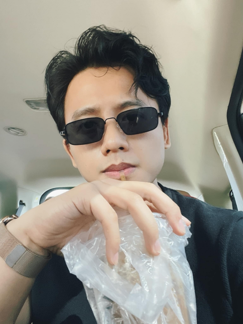 Mai Tài Phến xuống tóc khiến fan nữ bấn loạn vì quá đẹp trai. Ảnh FBNV Mai Tài Phến xuống tóc khiến fan nữ bấn loạn vì quá đẹp trai. Ảnh FBNV