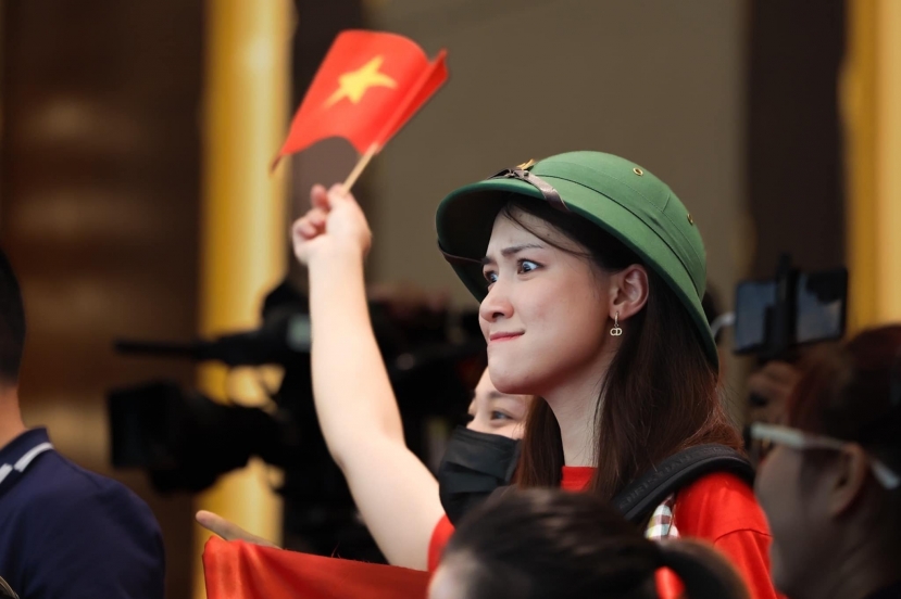 Hòa Minzy nổi rần rần trên truyền thông quốc tế vì khoảnh khắc đẹp tại SEA Games 32 - Ảnh 1 Hòa Minzy nổi rần rần trên truyền thông quốc tế vì khoảnh khắc đẹp tại SEA Games 32 - Ảnh 1