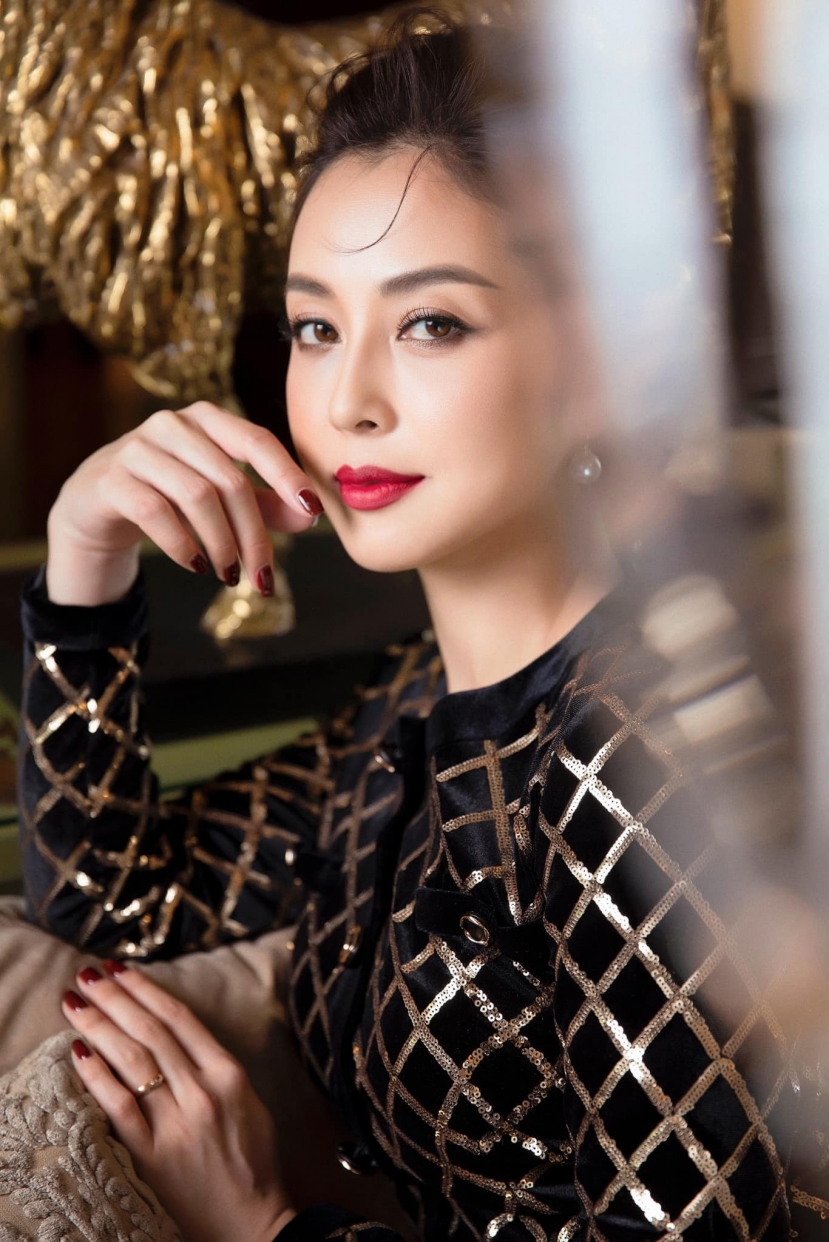Jennifer Phạm khoe nhan sắc tựa nữ thần khiến ai nấy xuýt xoa - Ảnh 3 Jennifer Phạm khoe nhan sắc tựa nữ thần khiến ai nấy xuýt xoa - Ảnh 3
