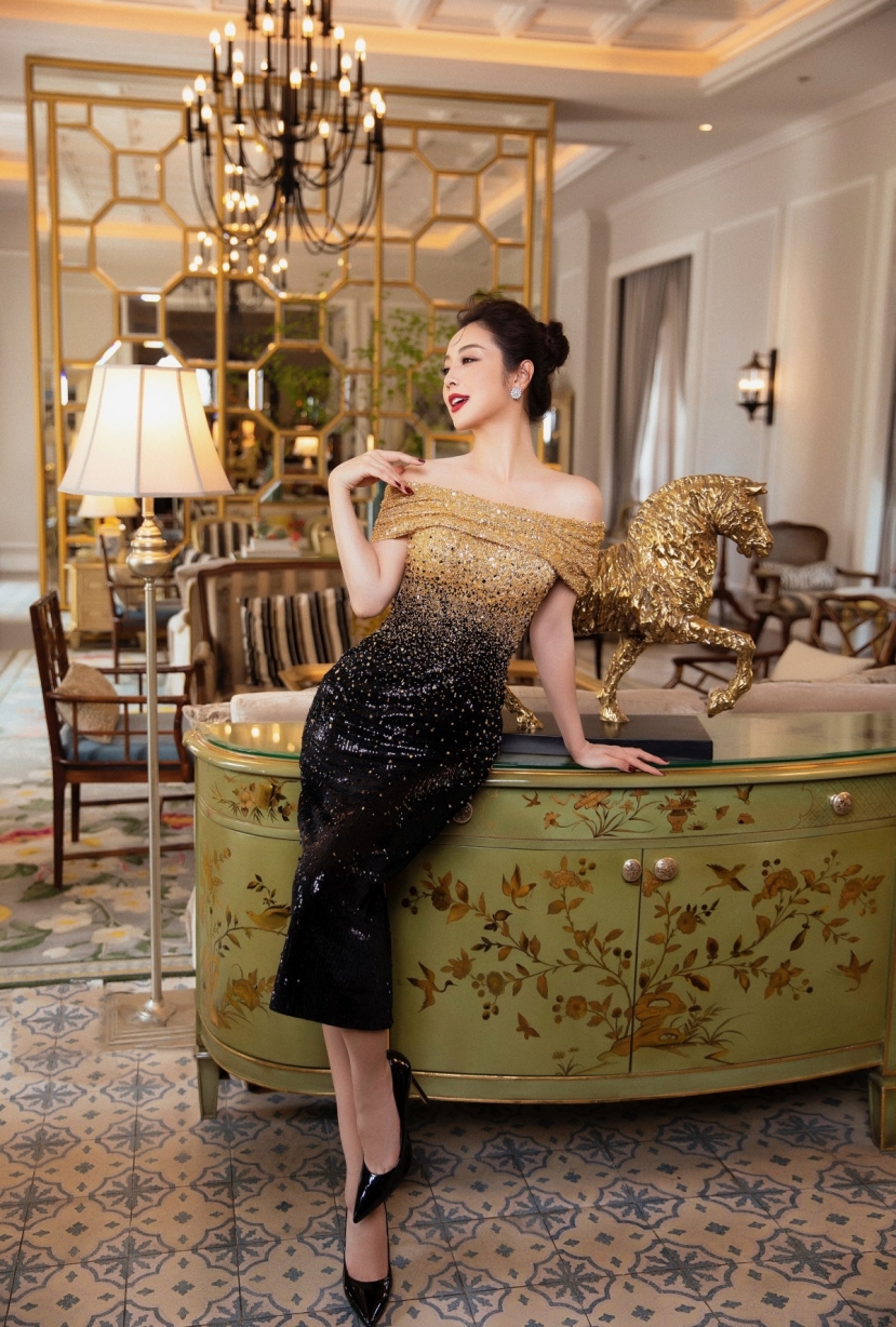 Jennifer Phạm khoe nhan sắc tựa nữ thần khiến ai nấy xuýt xoa - Ảnh 4 Jennifer Phạm khoe nhan sắc tựa nữ thần khiến ai nấy xuýt xoa - Ảnh 4