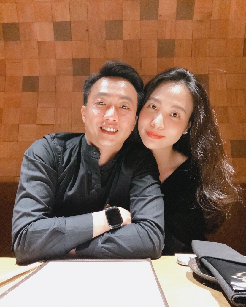 Cường đô la hạnh phúc bên Đàm Thu Trang. Ảnh FBNV Cường đô la hạnh phúc bên Đàm Thu Trang. Ảnh FBNV