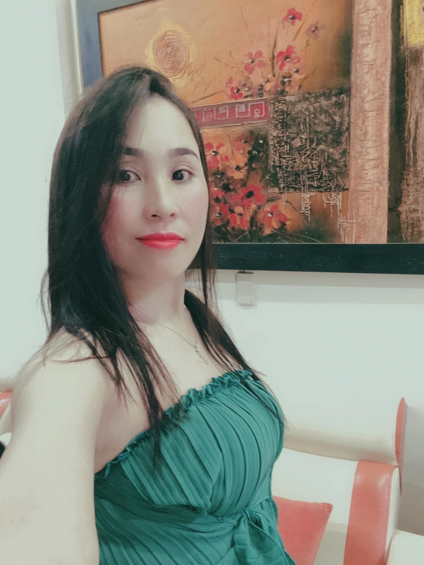Nhan sắc lão hóa ngược của mẹ ruột Hoa hậu Tiểu Vy. Ảnh FBNV Nhan sắc lão hóa ngược của mẹ ruột Hoa hậu Tiểu Vy. Ảnh FBNV