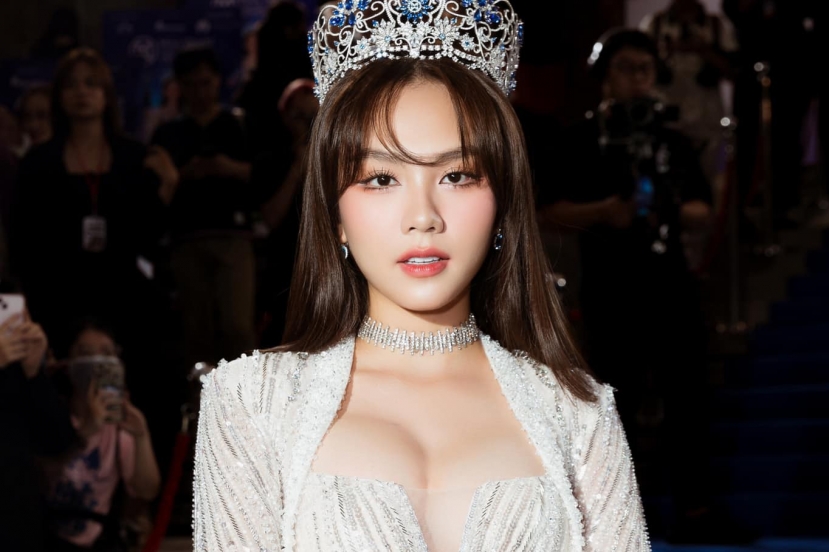 Lương Thùy Linh đọ sắc bên Mai Phương qua camera thường - Ảnh 2 Lương Thùy Linh đọ sắc bên Mai Phương qua camera thường - Ảnh 2